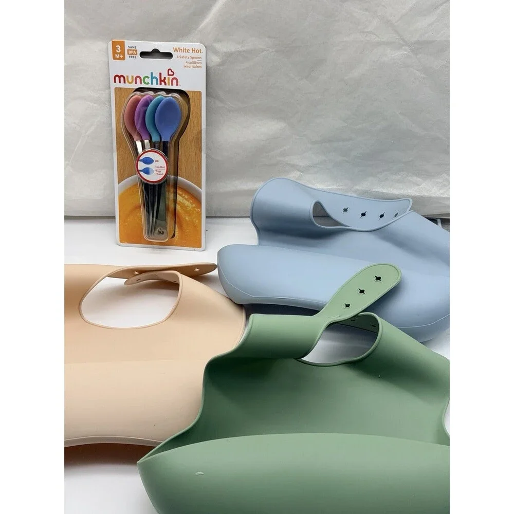 NEW Munchkin White Hot 4 Safety Spoons, BPA-Free, and 3 Silicone Bibs